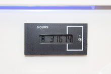 Cargar imagen en el visor de la galería, Drager Photo Therapy 4000 Phototherapy Light 2M21700-23 - 3167.4hrs used

