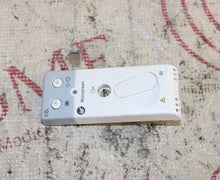 Cargar imagen en el visor de la galería, Mindray CO2 Microstream Module Front Panel ASSY (chipped in one corner)
