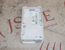 Cargar imagen en el visor de la galería, Mindray TM80 Telemetry Transmitter Monitor (works, but shattered screen)
