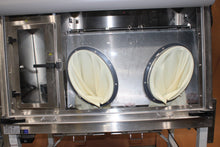 Cargar imagen en el visor de la galería, Nuaire Pharmaguard NU-NTE800 Compounding Aseptic Containment Isolator

