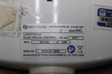 Cargar imagen en el visor de la galería, Skytron Spectra AUT1 LED Exam Light AUT 1
