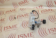 Load image into Gallery viewer, Maxtec R211P03-020 Mixer Air/O2 MaxVenturi High Flow With Pole Clamp
