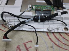Cargar imagen en el visor de la galería, Mindray BeneVision N15 Monitor Screen Assembly NL192108JC18-03ND
