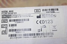 Load image into Gallery viewer, Nonin Model 8500 Handheld Pulse Oximeter
