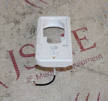 Cargar imagen en el visor de la galería, Mindray Sidestream CO2 Module Front Bezel (slightly chipped)
