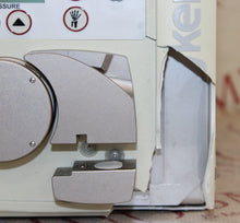 Cargar imagen en el visor de la galería, Stryker Flocontrol Arthroscopy Pump Model 150 Ref 350-600-001 (cracked front)
