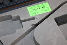 Cargar imagen en el visor de la galería, Gyrus ACMI DUR-8 BA Flexible Fiber-Optic Ureteroscope w/ Case (1 broken fiber)
