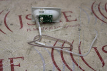 Cargar imagen en el visor de la galería, Mindray Water Trap Receptacle w/ tubes And PCBA For Mindray Module
