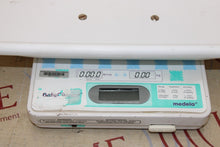 Load image into Gallery viewer, Medela Baby Checker Scale Infant Scale For Parts
