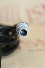 Cargar imagen en el visor de la galería, OEM KCI v.a.c.ulta 2-Pin Power Supply 15V 4.8A Inventus MWA065015A 4239-002
