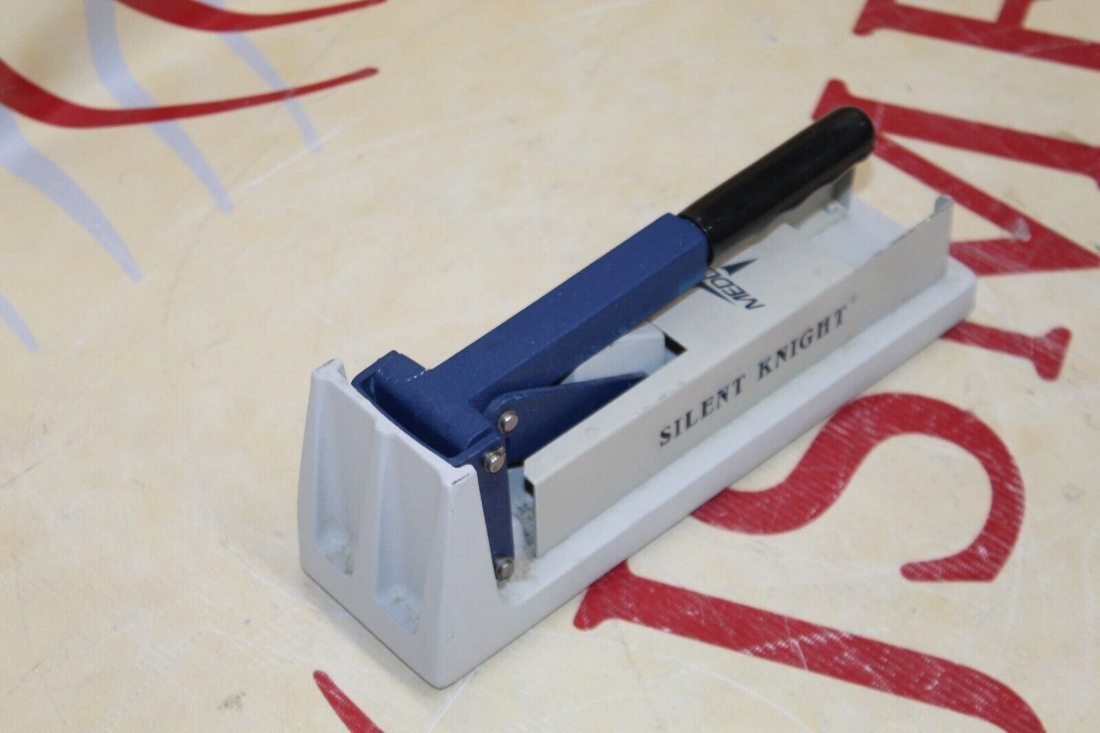 Medline Silent Knight Pill Crusher – JS Medical Equipment