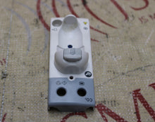 Cargar imagen en el visor de la galería, Mindray ePM CO2 Sidestream Module Front Bezel Face Panel (top is chipped)
