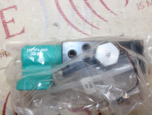 Cargar imagen en el visor de la galería, GE Datex-Ohmeda 1006-8037-000 Auxiliary Com Gas BCG Outlet
