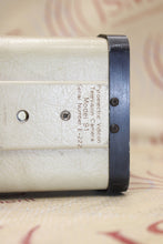 Cargar imagen en el visor de la galería, ISI VideoTherm Pyroelectric Vidicon TV Camera Model 91 +Viewfinder gm3bu
