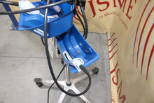 Cargar imagen en el visor de la galería, Verathon GlideScope Portable GVL, 0231-0003 w/Stand &amp; 2x Batons 0570-0210
