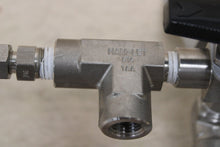 Load image into Gallery viewer, SSP 43GX4PF-316 gas manifold panel w/CO2 Pressure Regulator 3000psi Max
