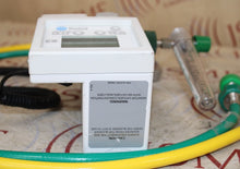 Load image into Gallery viewer, Maxtec Maxblend 16694A Low Flow Air/Oxygen Blender w/ Attachments
