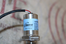 Load image into Gallery viewer, Mindray 115-077754-00 N2O Regulator
