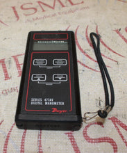 Cargar imagen en el visor de la galería, Dwyer Digital Manometer Series 477AV-2
