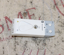 Cargar imagen en el visor de la galería, Mindray CO2 Microstream Module Front Panel ASSY (chipped in one corner)
