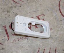 Cargar imagen en el visor de la galería, Mindray Sidestream CO2 Module Front Bezel (slightly chipped)
