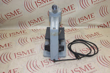 Cargar imagen en el visor de la galería, American Optical AO Microscope One-Sixty
