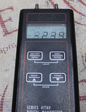 Cargar imagen en el visor de la galería, Dwyer Digital Manometer Series 477AV-2
