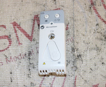 Cargar imagen en el visor de la galería, Mindray CO2 Microstream Module Front Panel ASSY (chipped in one corner)
