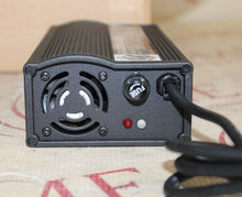 Cargar imagen en el visor de la galería, High Power HP8204B Lead-Acid Battery Charger
