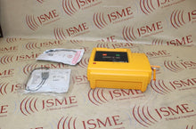 Cargar imagen en el visor de la galería, Medtronic Physio-Control Lifepak 500 AED With Case
