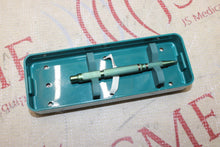 Cargar imagen en el visor de la galería, Vintage Clock Edward Weck 5914 Ophthalmic Surgical Instrument Green Knurled Grip
