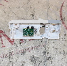 Cargar imagen en el visor de la galería, Mindray CO2 Module Front Bezel (Dryline 2 Receptacle 115-020622-00) -2 chips

