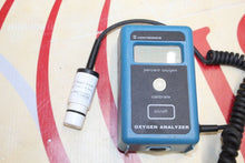 Cargar imagen en el visor de la galería, Hudson Ventronics Electronic Oxygen Analyzer Model 5577
