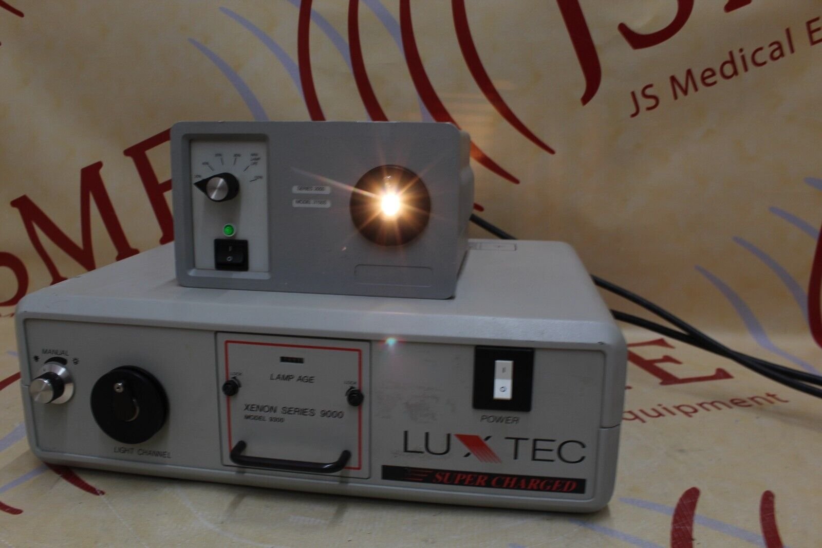Luxtec Super Charged Xenon Series 9000 Model 9300 Light Source Endosco