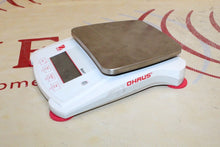 Cargar imagen en el visor de la galería, OHAUS Scout SPX621 Capacity 620g Portable Balance Scale
