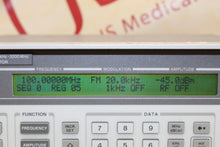 Cargar imagen en el visor de la galería, Hewlett Packard 8648C Signal Generator 100kHz-3200MHz
