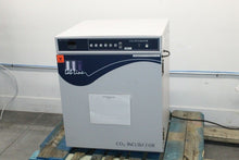 Load image into Gallery viewer, Thermo Scientific 465 Lab-Line Water-Jacketed CO2 Incubator
